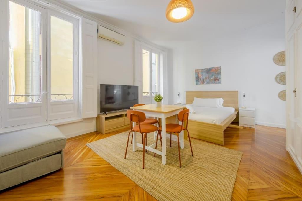 Petite E Chic Loft Para 3 En El Corazon De Madrid Exteriör bild