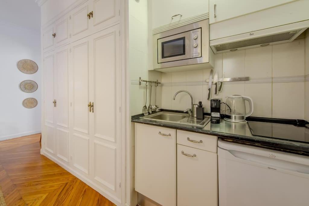 Petite E Chic Loft Para 3 En El Corazon De Madrid Exteriör bild