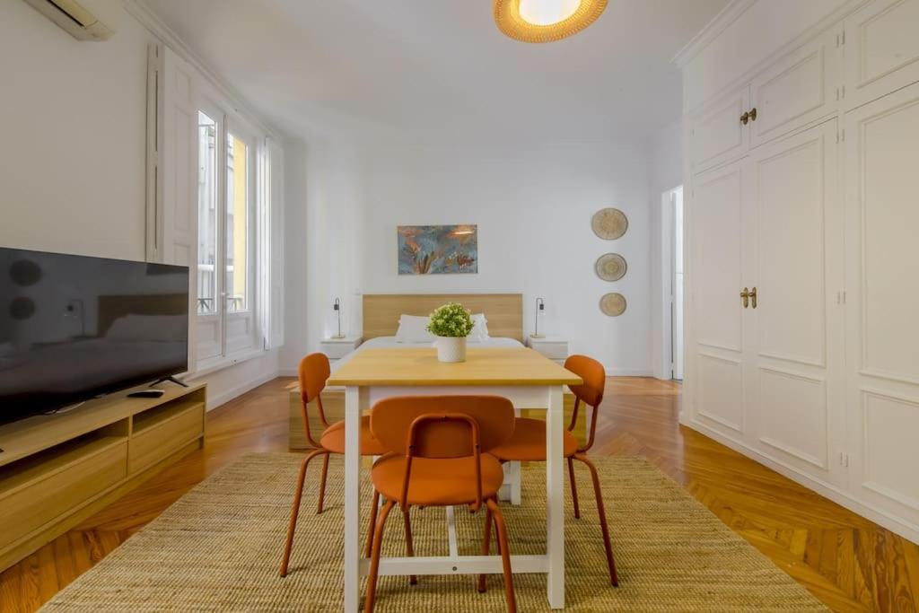 Petite E Chic Loft Para 3 En El Corazon De Madrid Exteriör bild