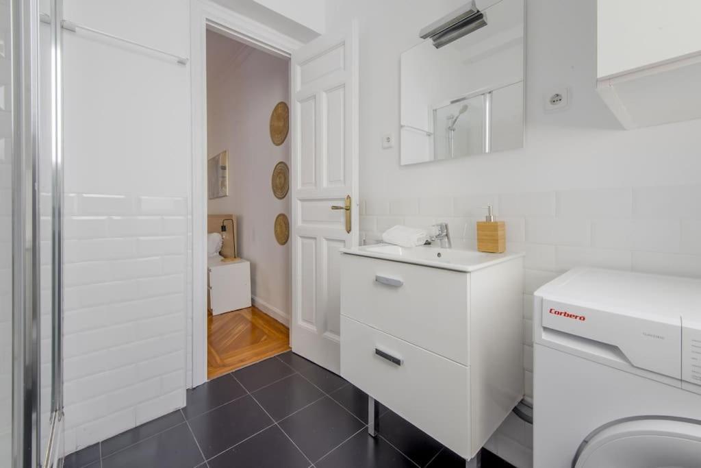 Petite E Chic Loft Para 3 En El Corazon De Madrid Exteriör bild