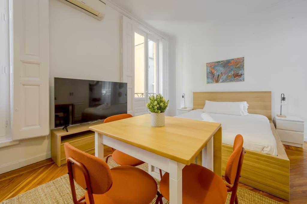Petite E Chic Loft Para 3 En El Corazon De Madrid Exteriör bild